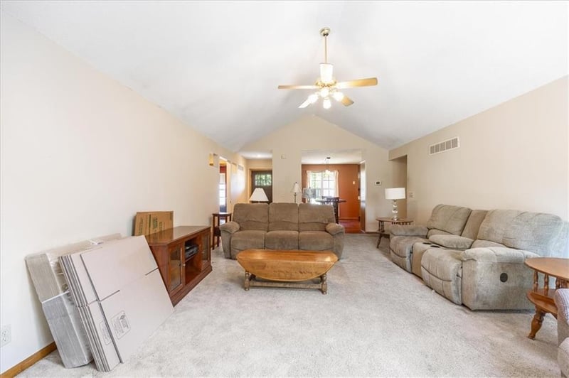 1203 E 118 Ter, Kansas City, MO 64131