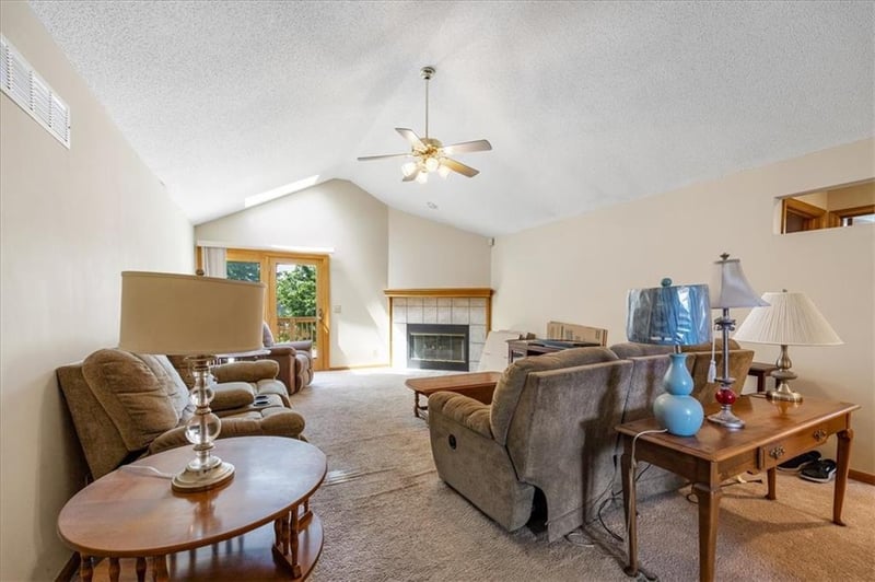 1203 E 118 Ter, Kansas City, MO 64131
