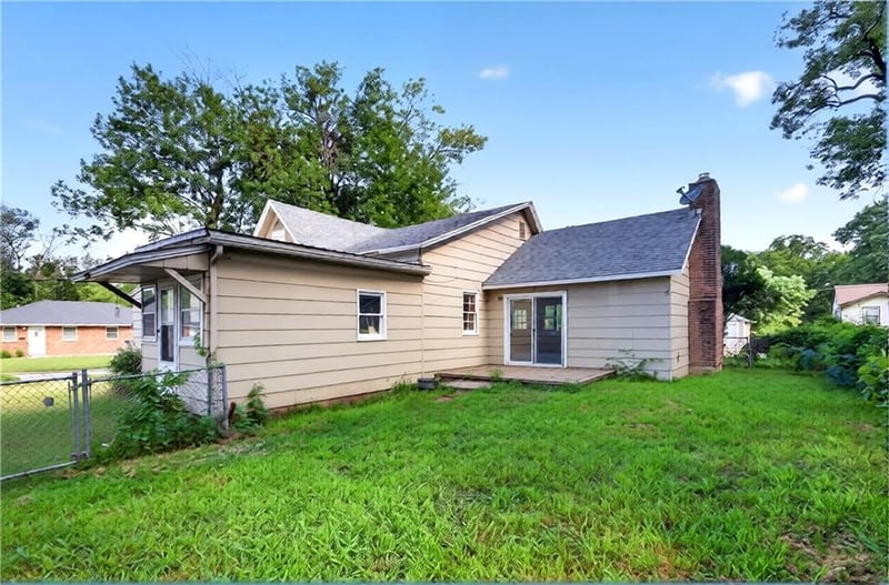 935 Walnut St, Nevada, MO 64772