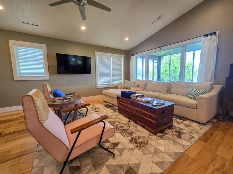 132 Kahola Rd, Council Grove, KS 66846