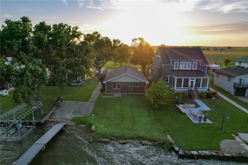 132 Kahola Rd, Council Grove, KS 66846