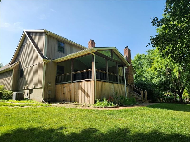 6334 108th St, Overland Park, KS 66211