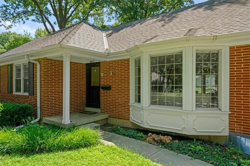4411 W 97th St, Overland Park, KS 66207