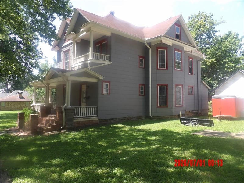 824 North St, Iola, KS 66749
