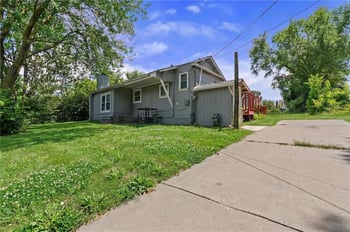 432 Blue Ridge Blvd, Kansas City, MO 64125