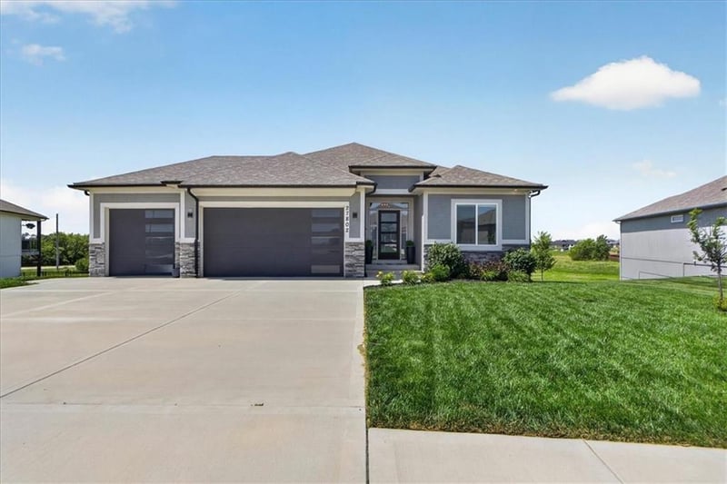 27802 134th St, Lake Lotawana, MO 64086