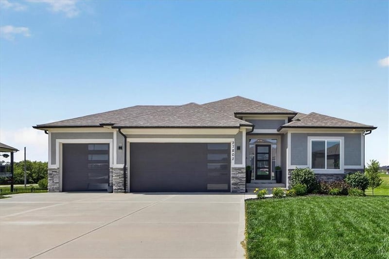 27802 134th St, Lake Lotawana, MO 64086