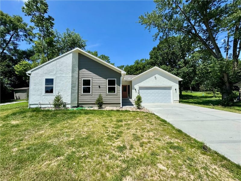 3012 63rd St, Kansas City, KS 66104