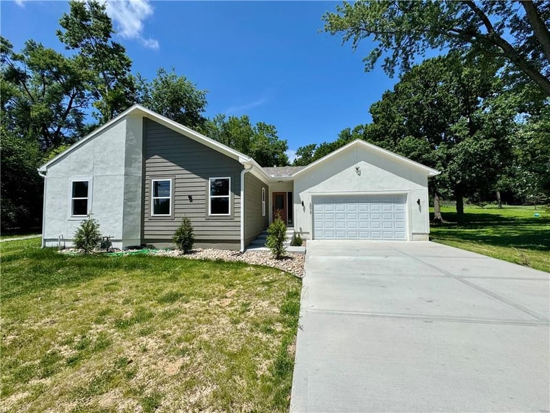 3012 63rd St, Kansas City, KS 66104