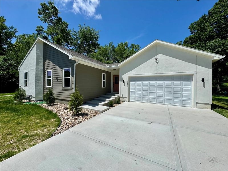 3012 63rd St, Kansas City, KS 66104
