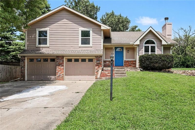 3512 Remington Ln, Leavenworth, KS 66048