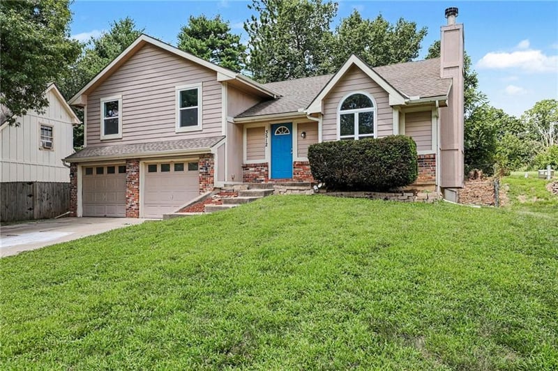 3512 Remington Ln, Leavenworth, KS 66048