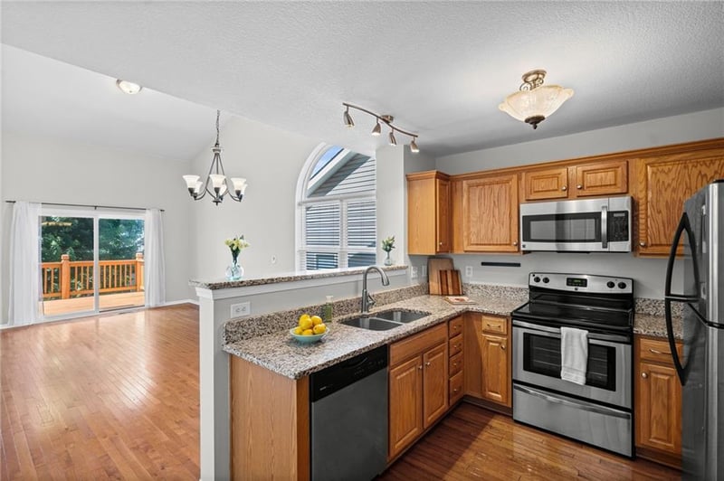 3637 NW 85th St, Kansas City, MO 64154