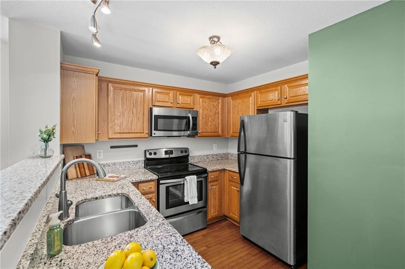 3637 NW 85th St, Kansas City, MO 64154