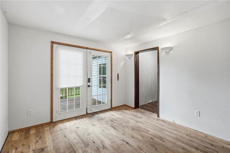 159 - 160 T St, Lake Lotawana, MO 64086