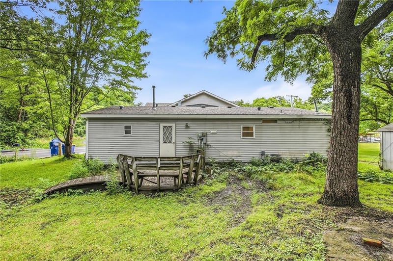 159 - 160 T St, Lake Lotawana, MO 64086