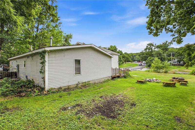159 - 160 T St, Lake Lotawana, MO 64086