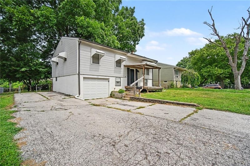 820 Choctaw Ave, Independence, MO 64056