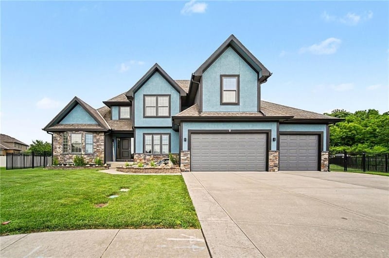 3221 Mize Ridge Ct, Independence, MO 64057