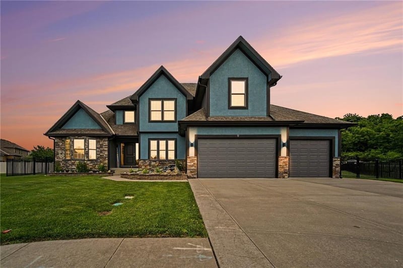 3221 Mize Ridge Ct, Independence, MO 64057