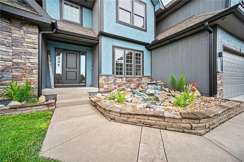 3221 Mize Ridge Ct, Independence, MO 64057