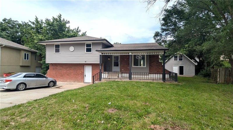 2005 Plymouth Rd, Independence, MO 64058