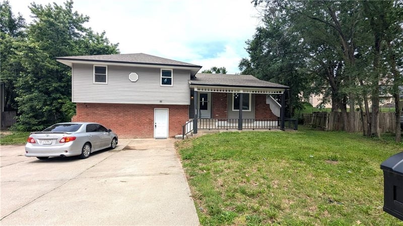 2005 Plymouth Rd, Independence, MO 64058