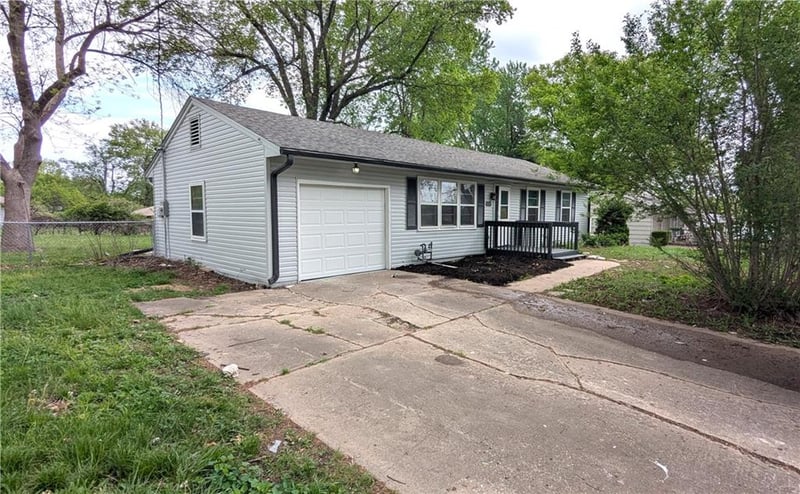 11708 75th St, Raytown, MO 64138