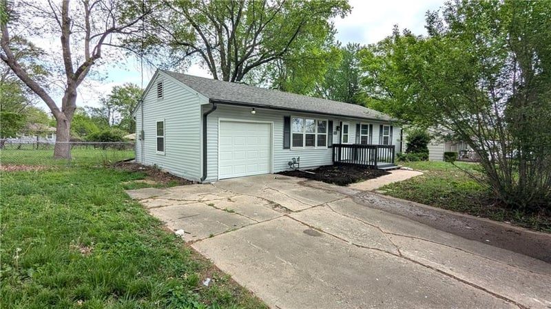 11708 75th St, Raytown, MO 64138