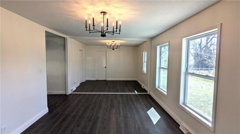 3812 93rd St, Kansas City, MO 64132