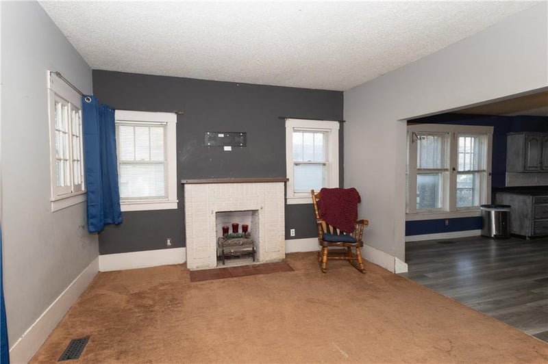 304 4th St, Cherryvale, KS 67335