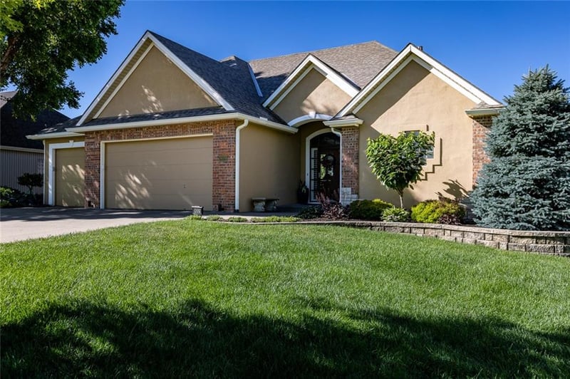 9009 95th St, Kansas City, MO 64157