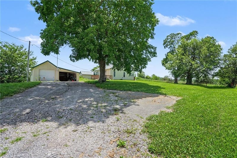 5597 County Line Rd, Trimble, MO 64492
