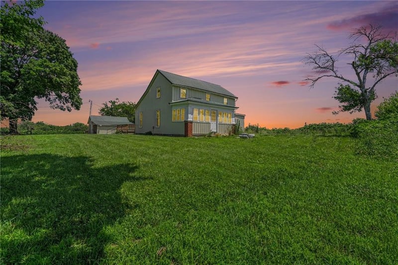 5597 County Line Rd, Trimble, MO 64492