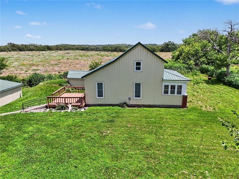 5597 County Line Rd, Trimble, MO 64492