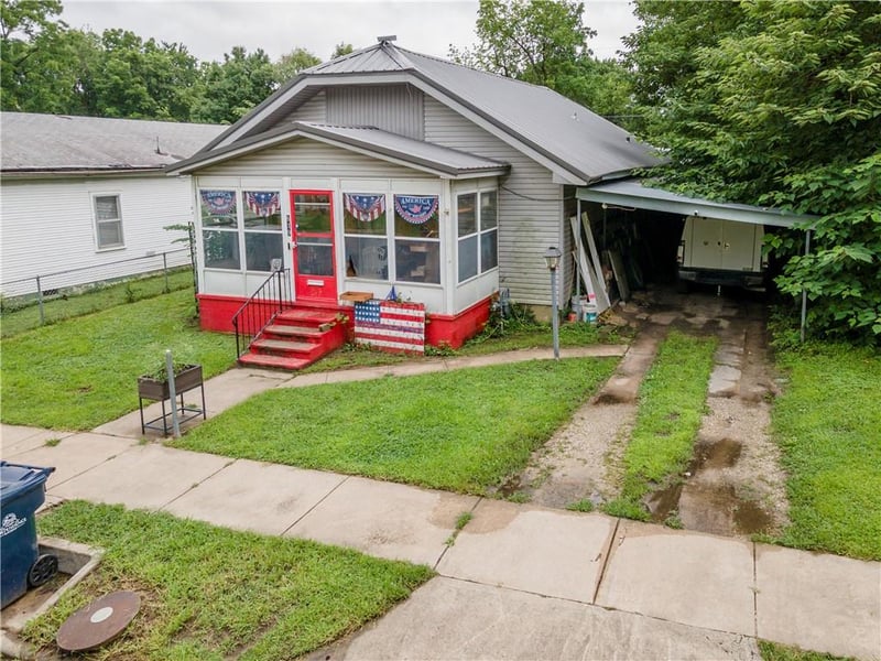 819 Poplar St, Independence, KS 67301