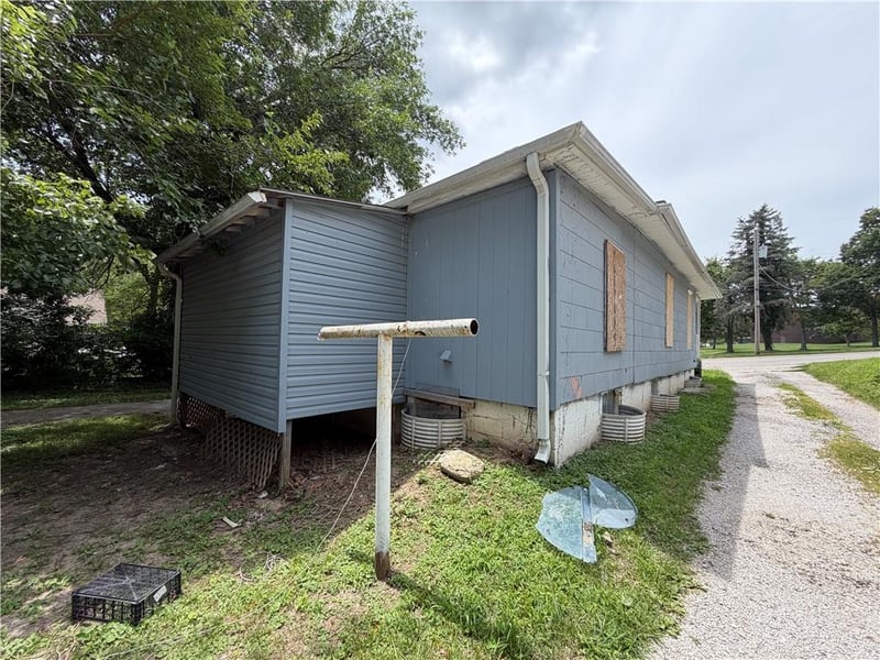203 Crysler Ave, Independence, MO 64050