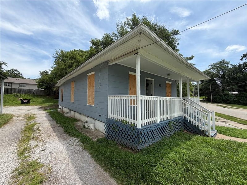203 Crysler Ave, Independence, MO 64050