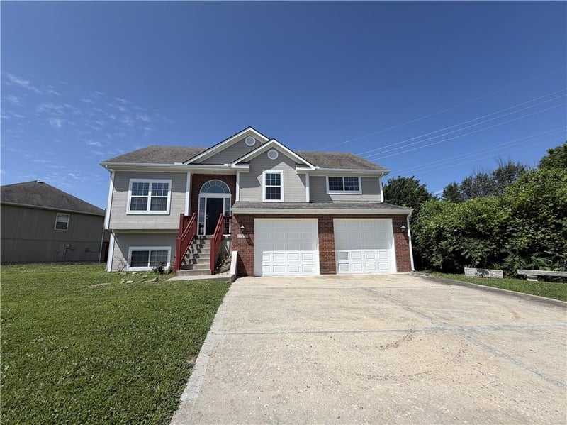 5101 93rd St, Kansas City, MO 64154