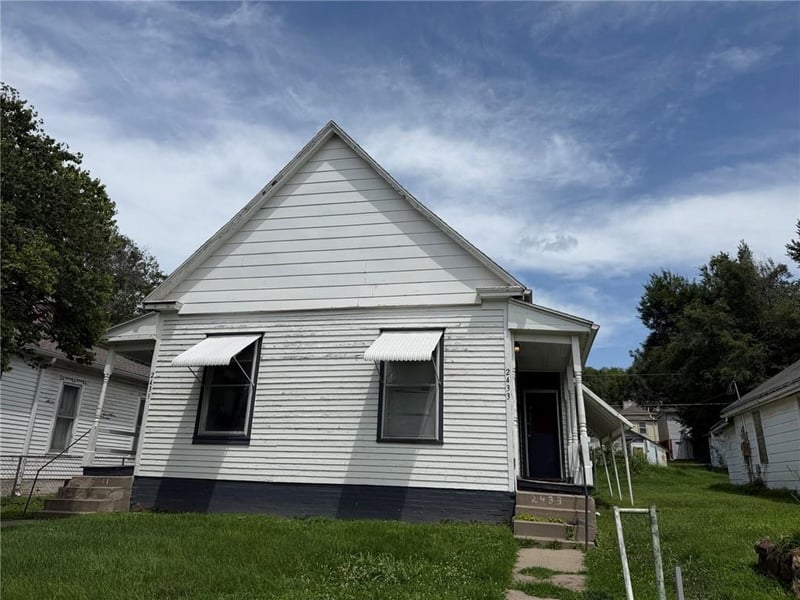 2431-33 11 St, St Joseph, MO 64503