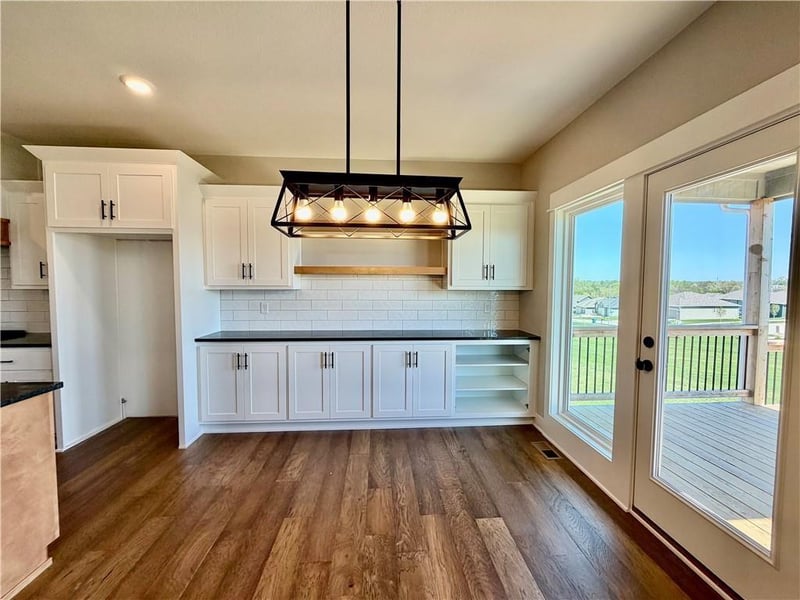 524 Skyview Ln, Liberty, MO 64068