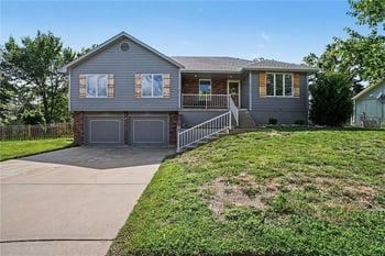 12113 E 78th Ter, Kansas City, MO 64138