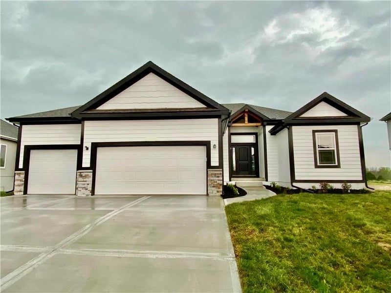 2144 Deerfield Ter, Liberty, MO 64068