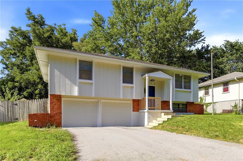 110 Brentwood Dr, Belton, MO 64012