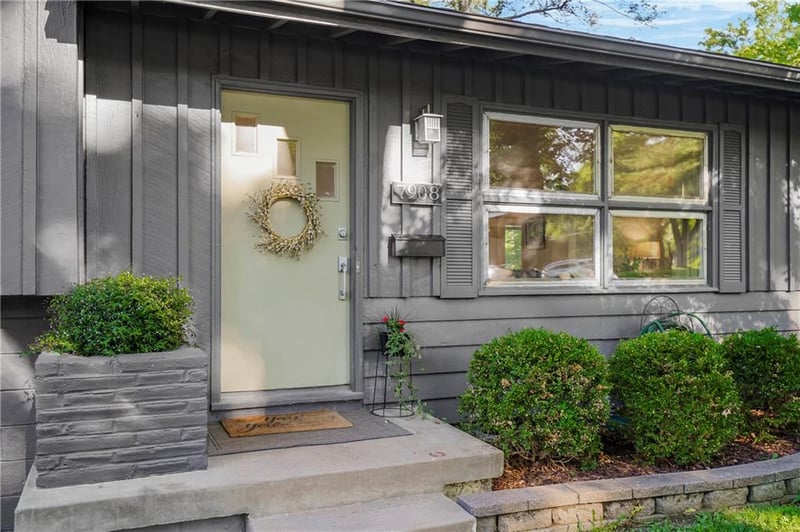 7908 Falmouth St, Prairie Village, KS 66208
