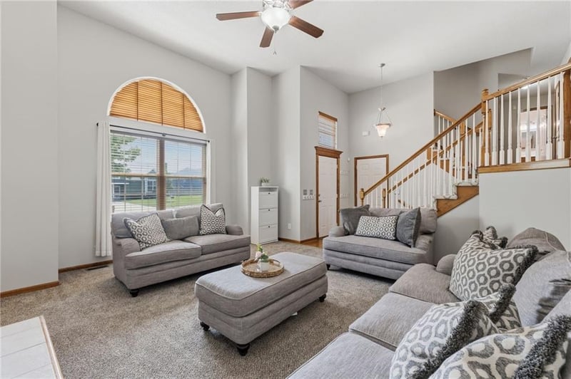 7152 Woodstock St, Shawnee, KS 66218