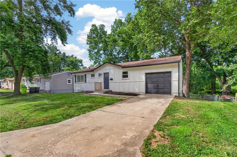 501 Park Ave, Belton, MO 64012