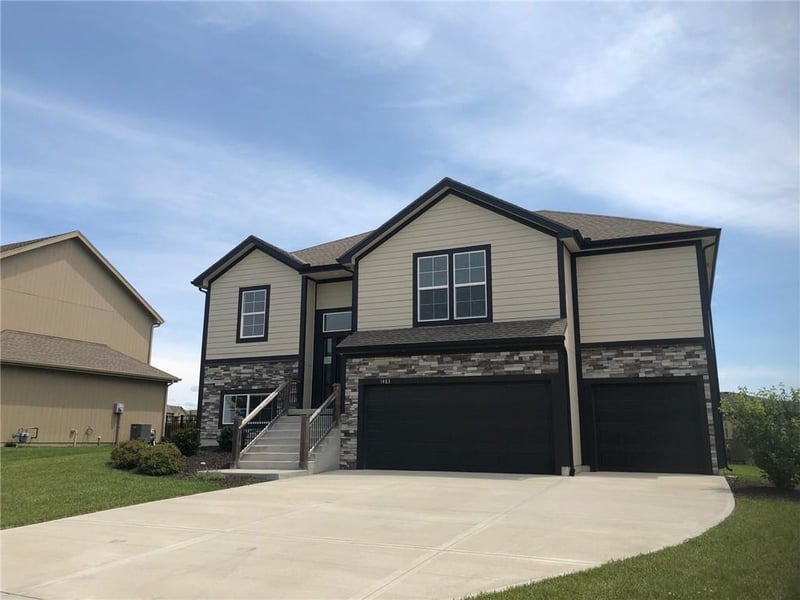 1483 162nd Ct, Basehor, KS 66007
