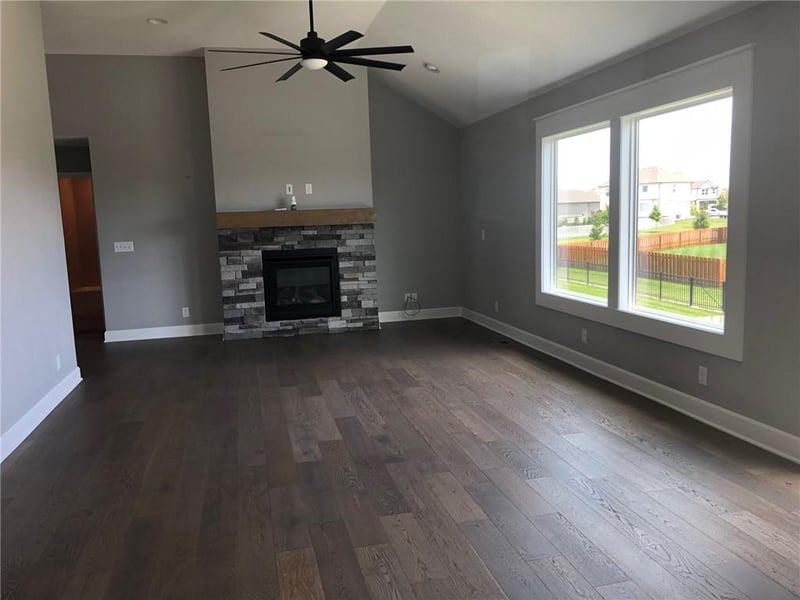 1483 162nd Ct, Basehor, KS 66007