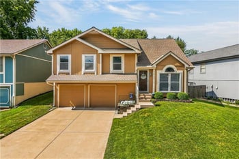 1432 NW 63rd St, Kansas City, MO 64118